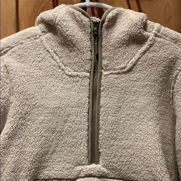 BRAND NEW The North Face sherpa hoodie - Picture 3 of 9